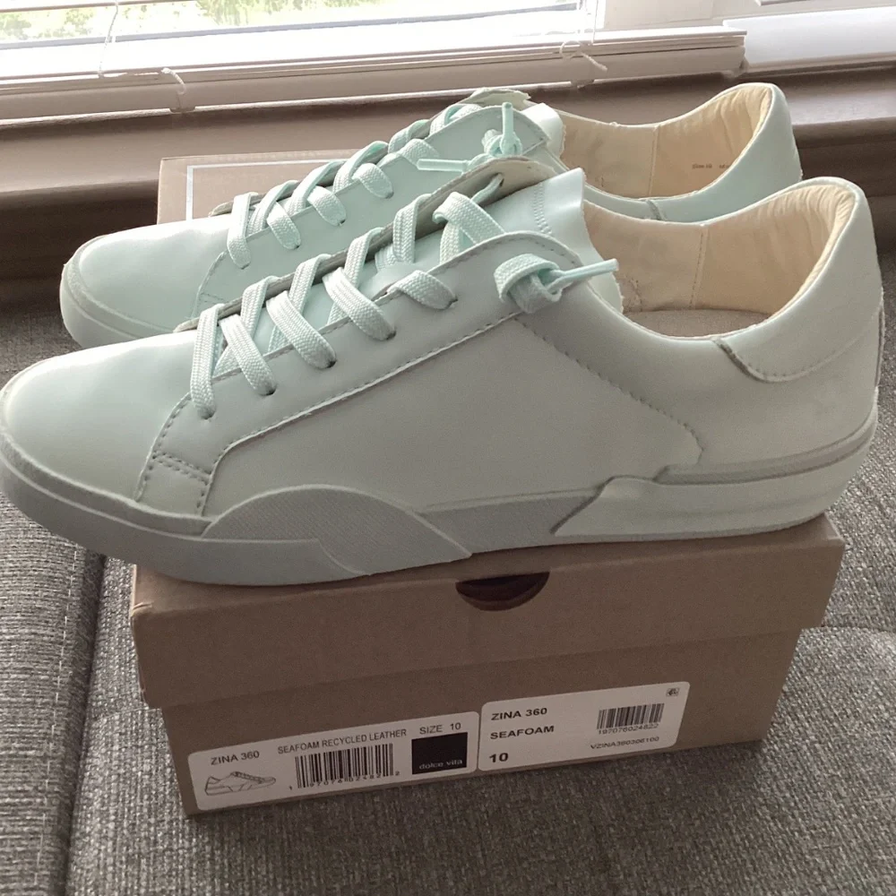 Dolce Vita Women's Zina 360 Lace-Up Sneakers, size 10 - Picture 12 of 13